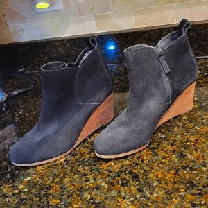 leather upper women bootie